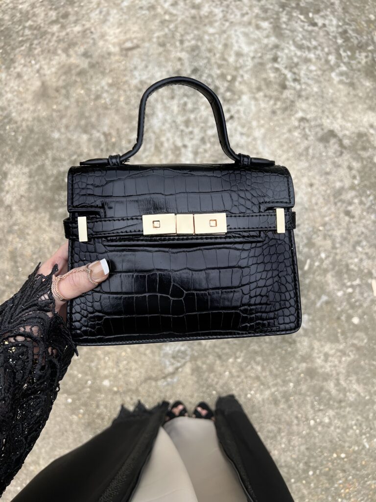 Petit Sac à Main Vintage Vernis Noir Façon Crocodile - Occasion Bon état